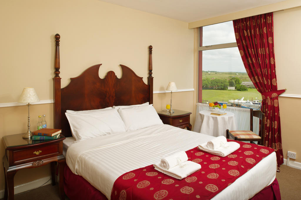 Logues Liscannor Hotel Luaran gambar